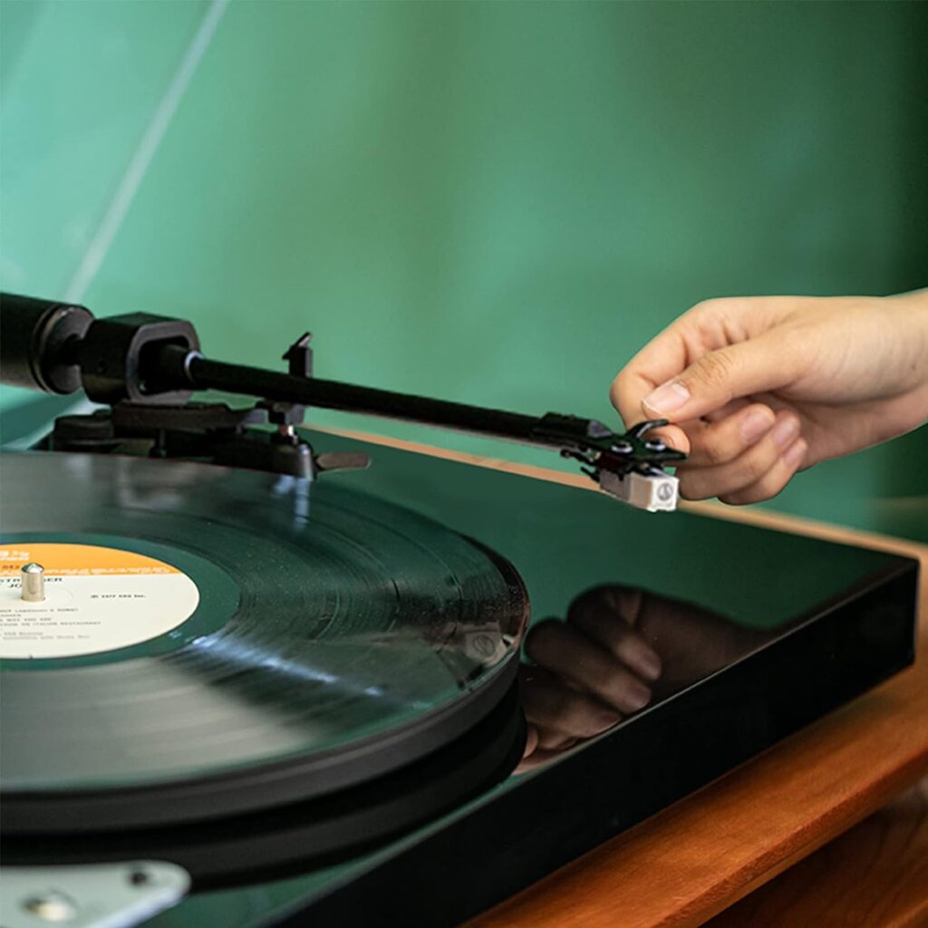 Belt Drive Turntable, Vinyl Record Player with Bluetooth Connection, Built-in Preamp, Support 33 1/3  45RPM Speeds, Adjustable Counterweight, AT-3600L, Full Piano Lacquer (Pearl White)